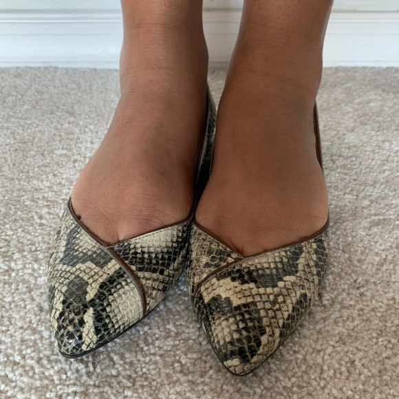 Tory Burch SnakeSkin pointed Toe Flats Size 5.5 - Picture 4 of 15